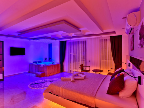  gece  -  Kasım
  | Kalkan Patara’da Jakuzili ve Korunaklı Özel Havuzlu Villa